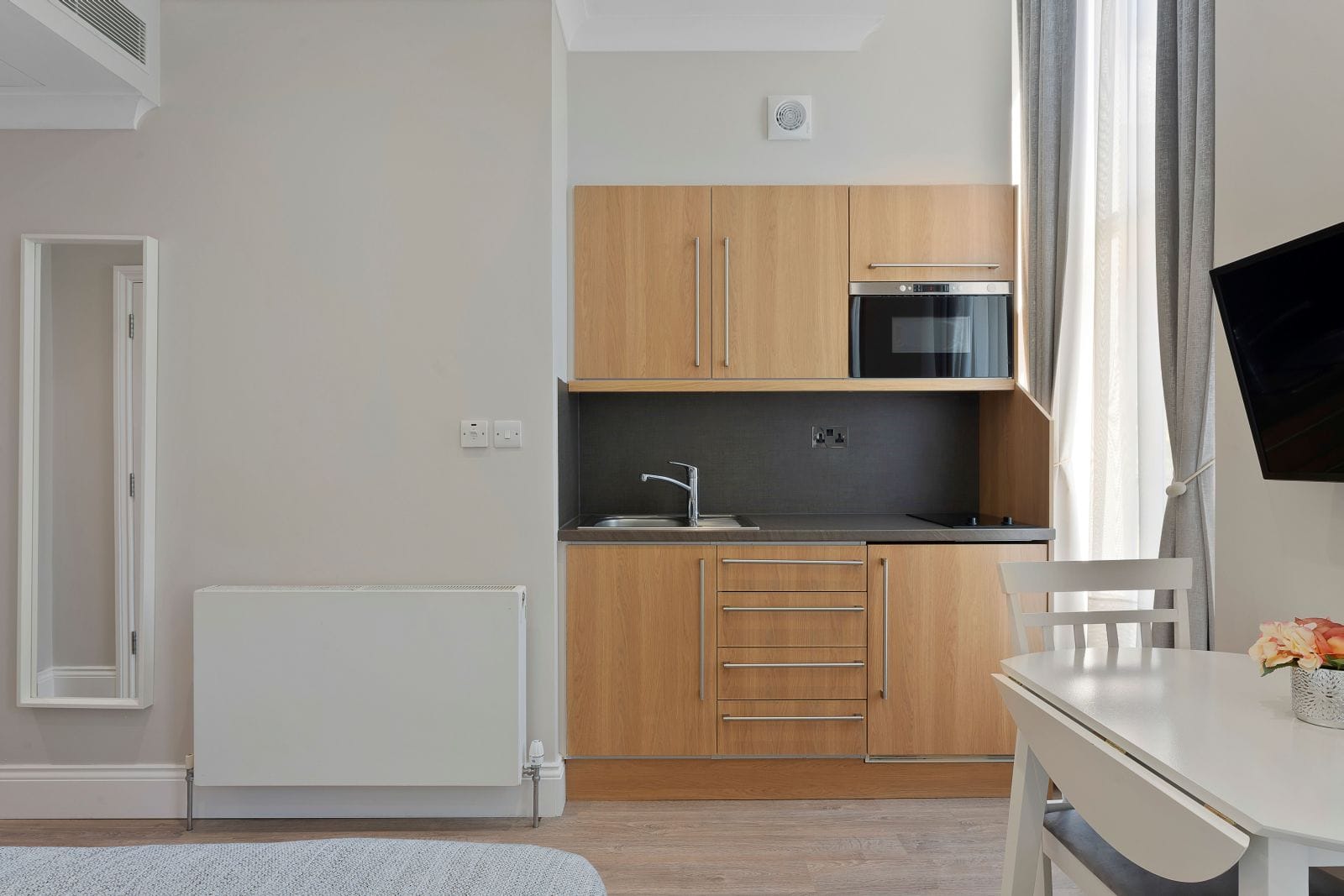 Russell Square Deluxe Studio