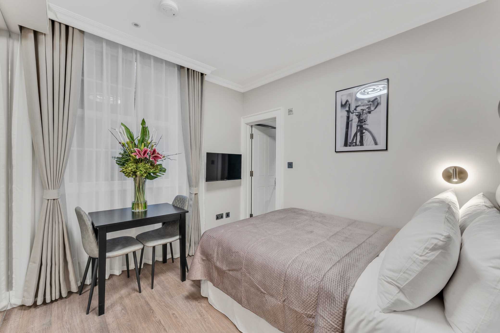 Bloomsbury Lower Ground Standard