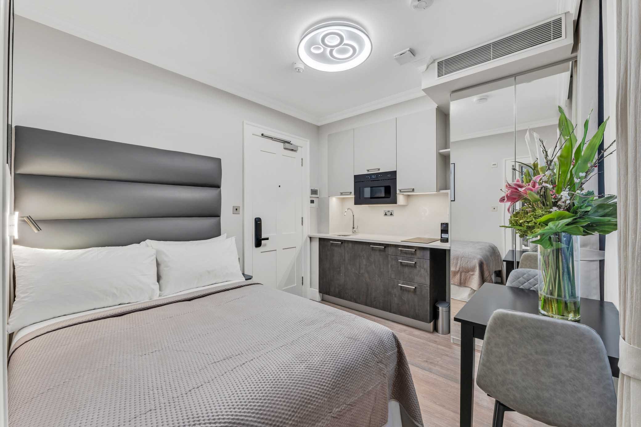 Bloomsbury Lower Ground Standard