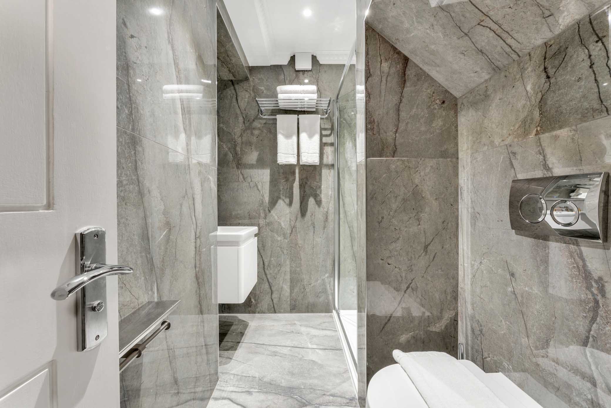 Bloomsbury Lower Ground Standard