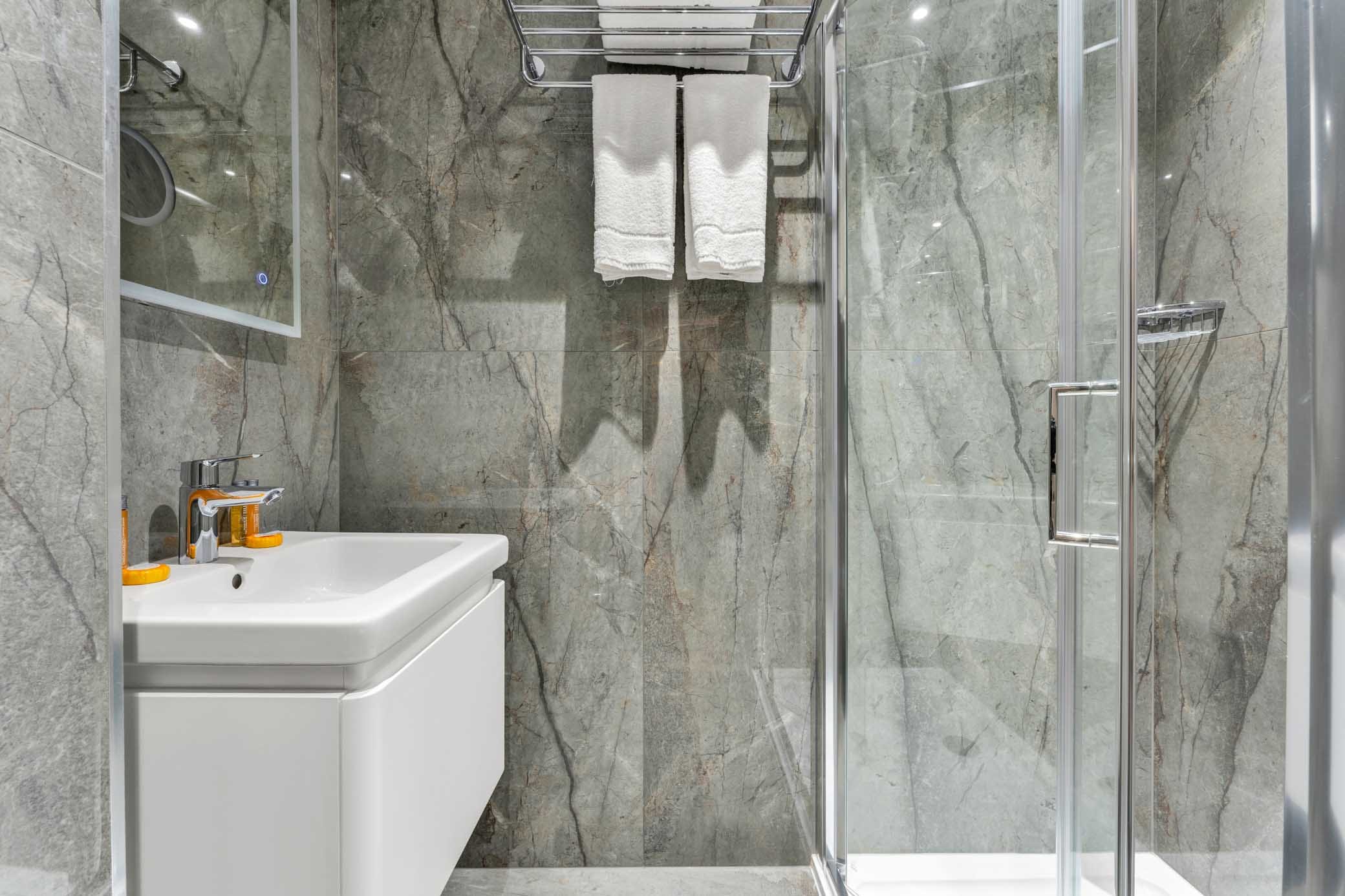 Bloomsbury Lower Ground Standard