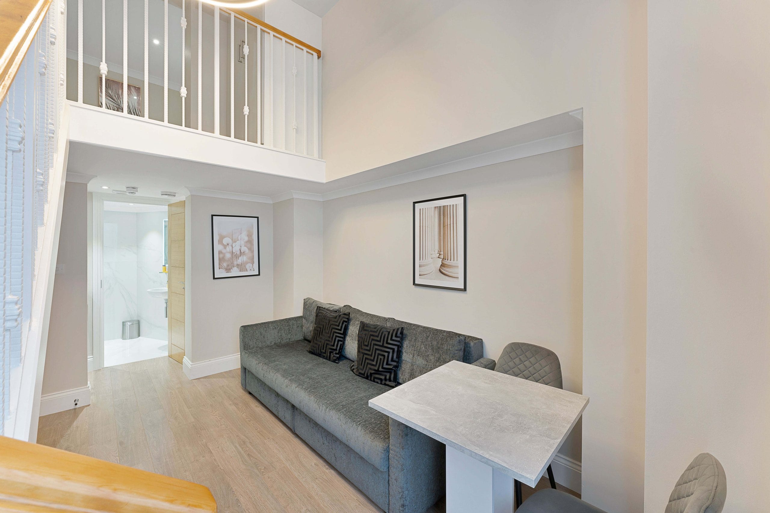 Kensington Mezzanine Studio