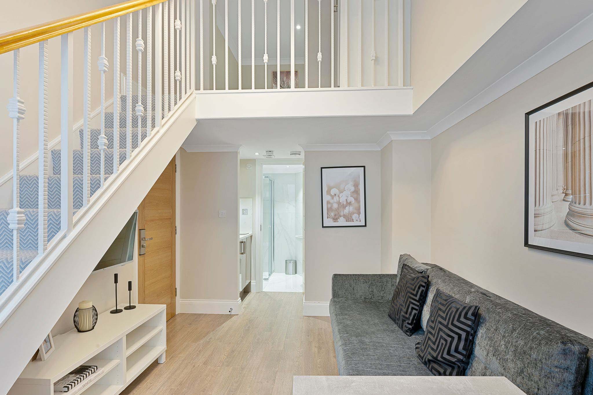 Kensington Mezzanine Studio