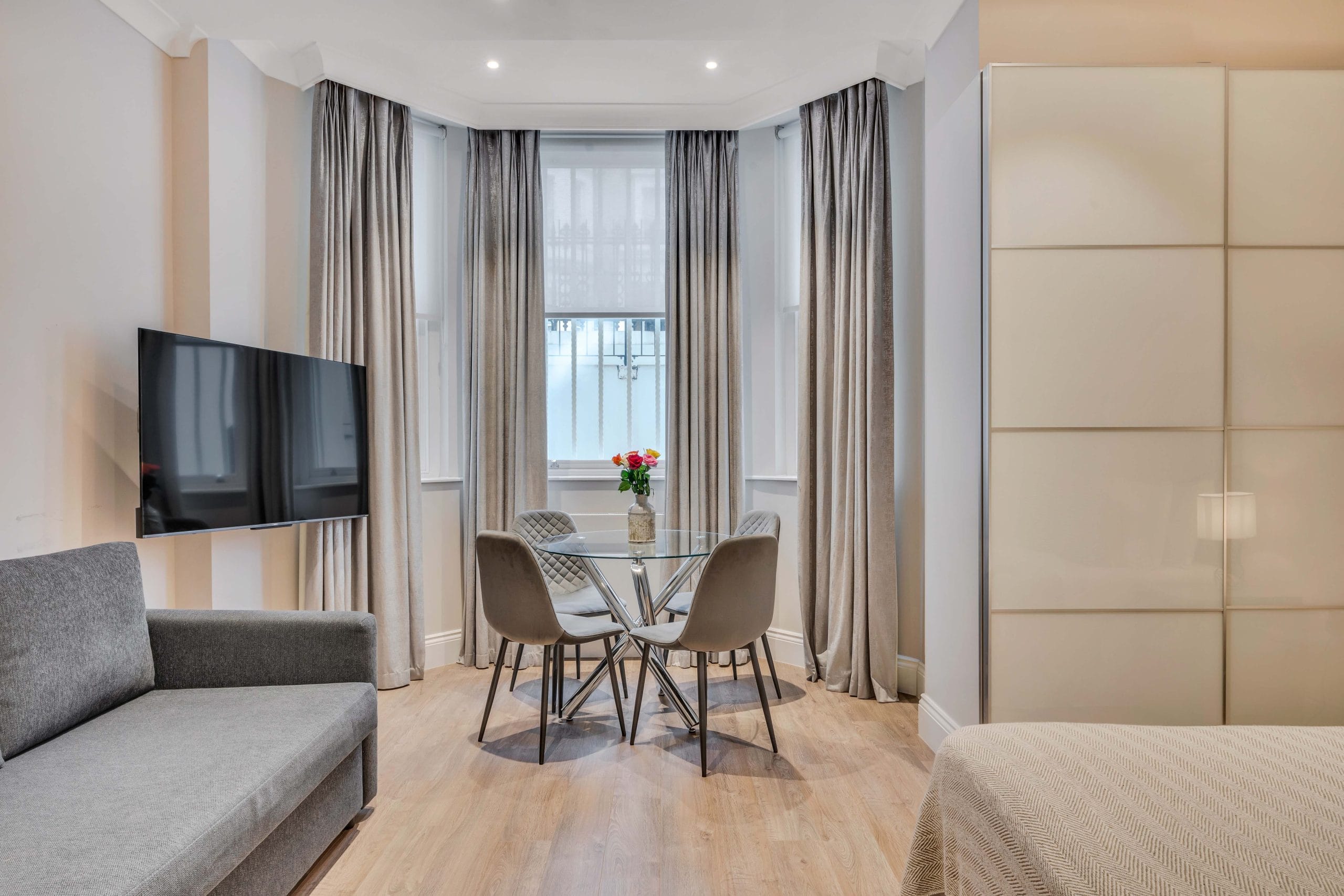 Chelsea Lower Ground Family Studio