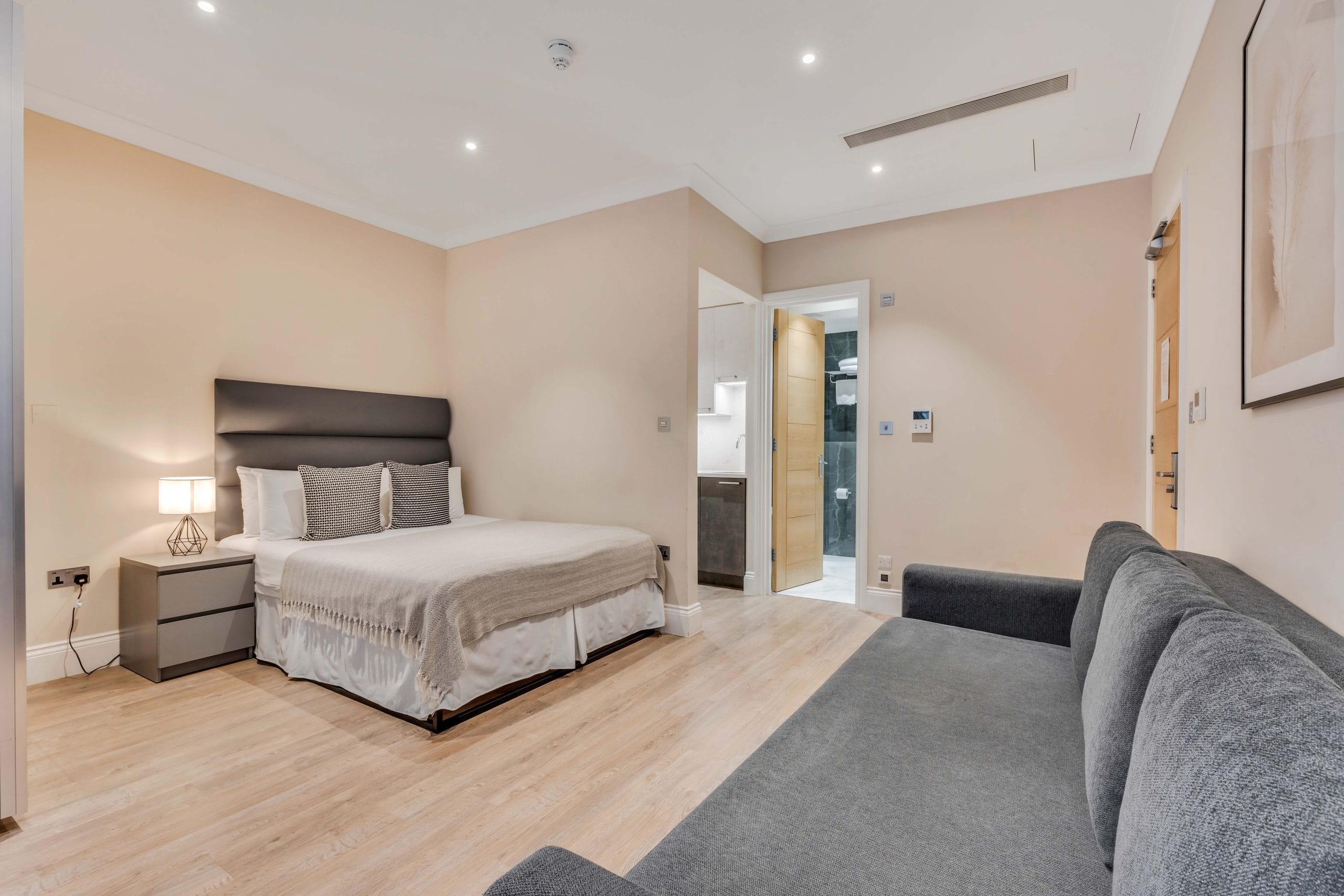 Chelsea Lower Ground Family Studio