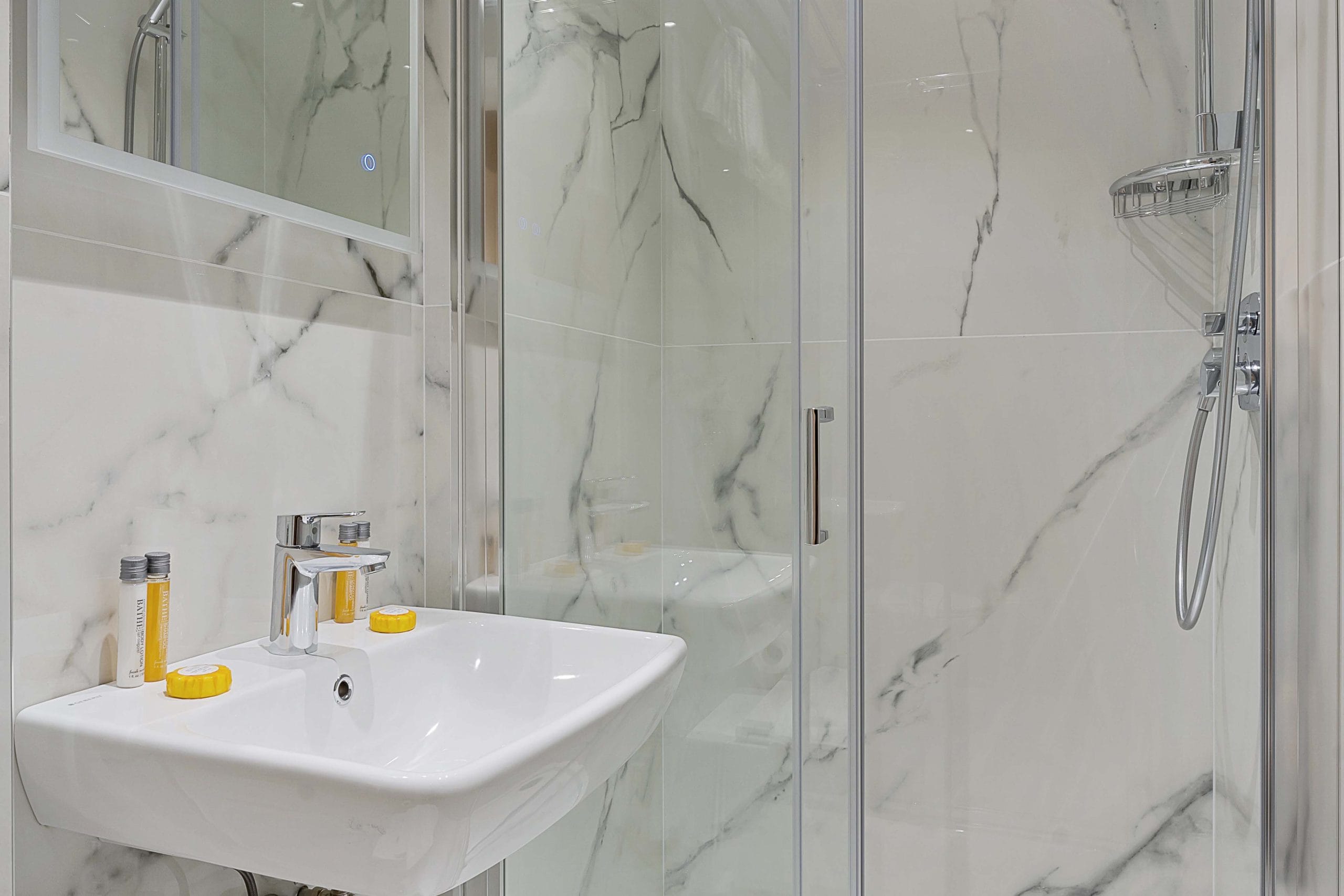 Kensington Lower Ground Deluxe Studio