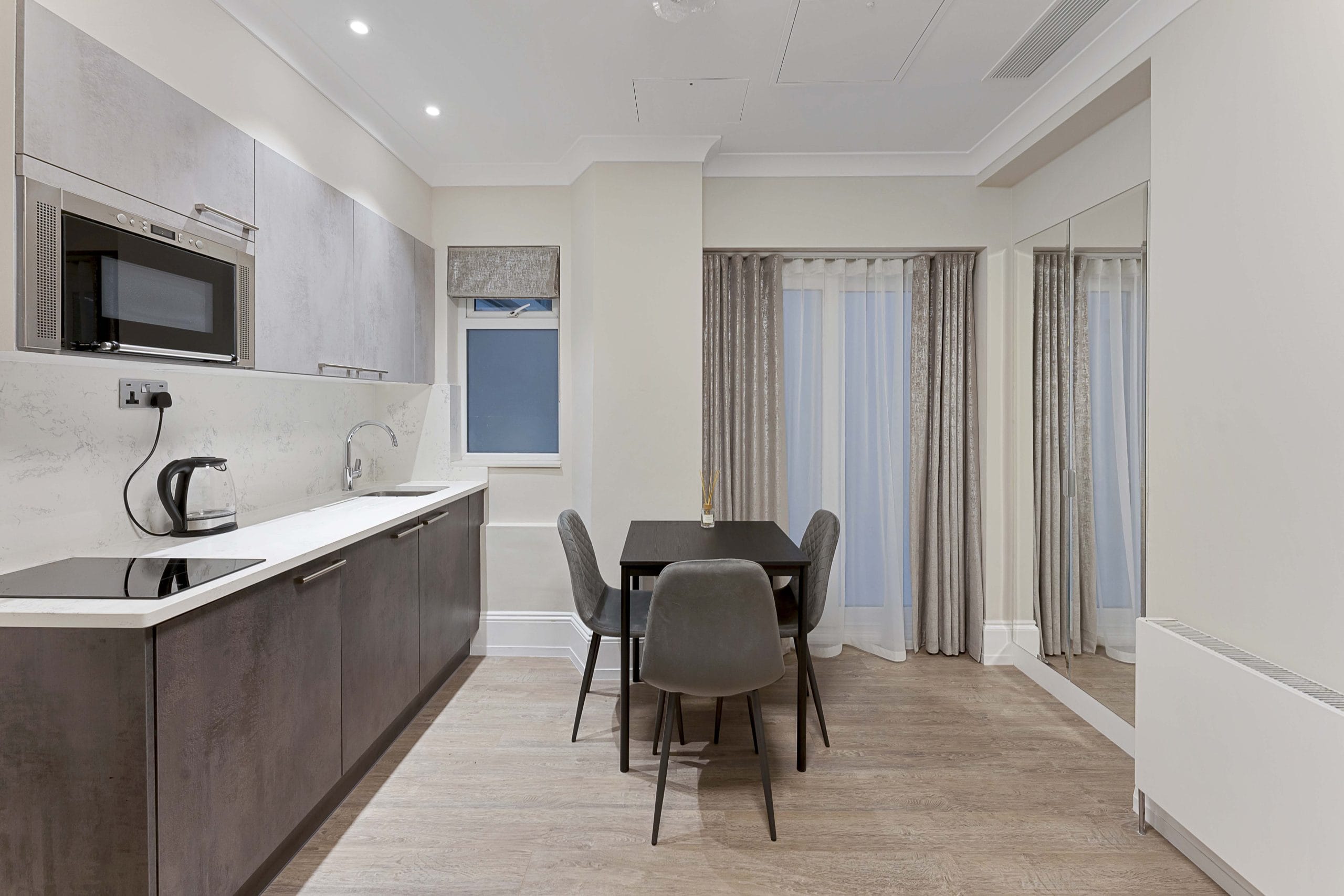 Kensington Lower Ground Deluxe Studio