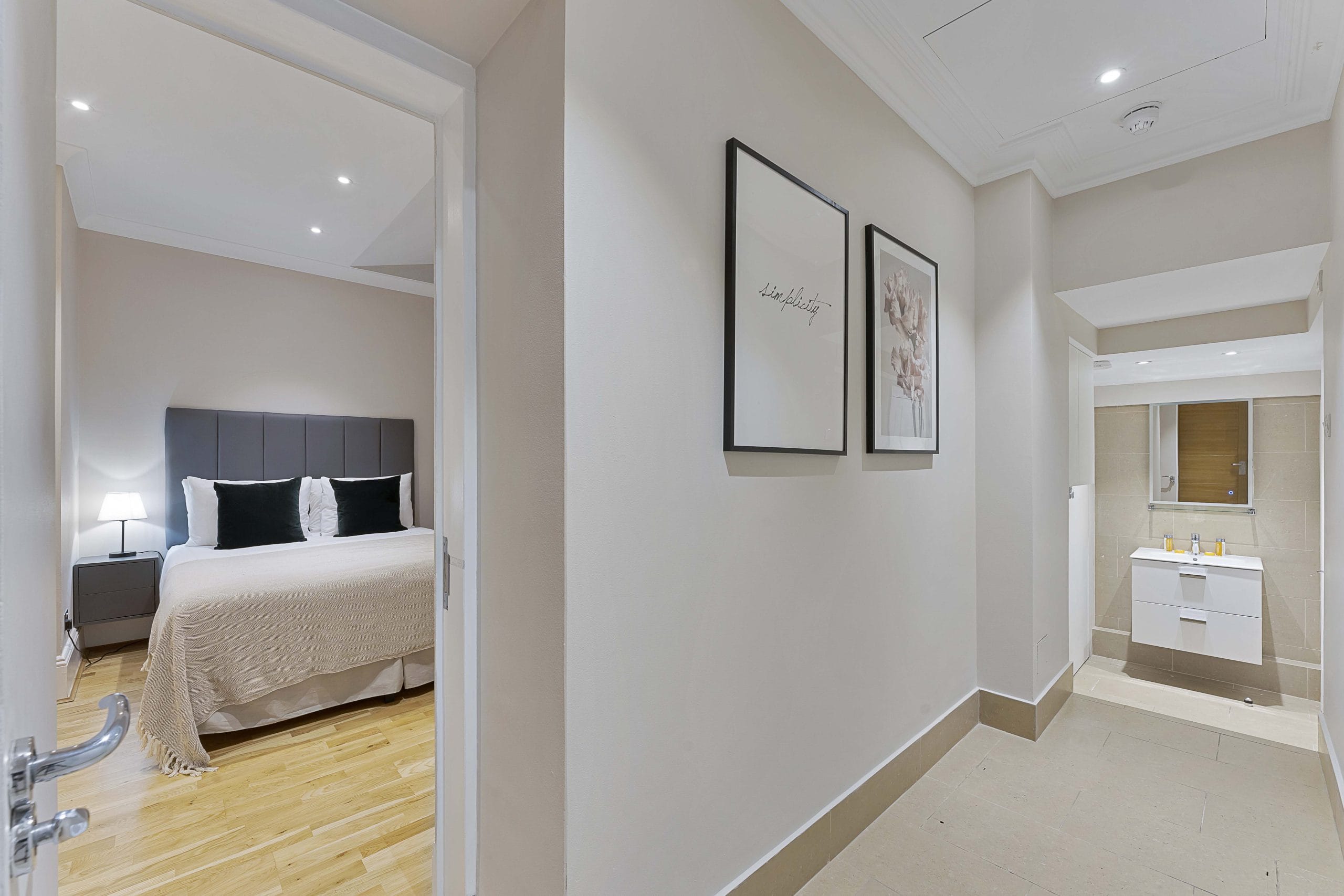 Kensington Lower Ground Deluxe Studio