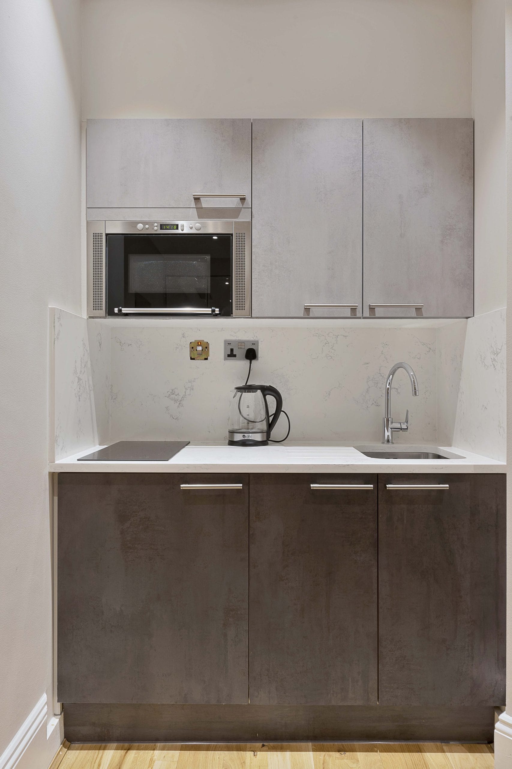 Kensington Lower Ground Deluxe Studio