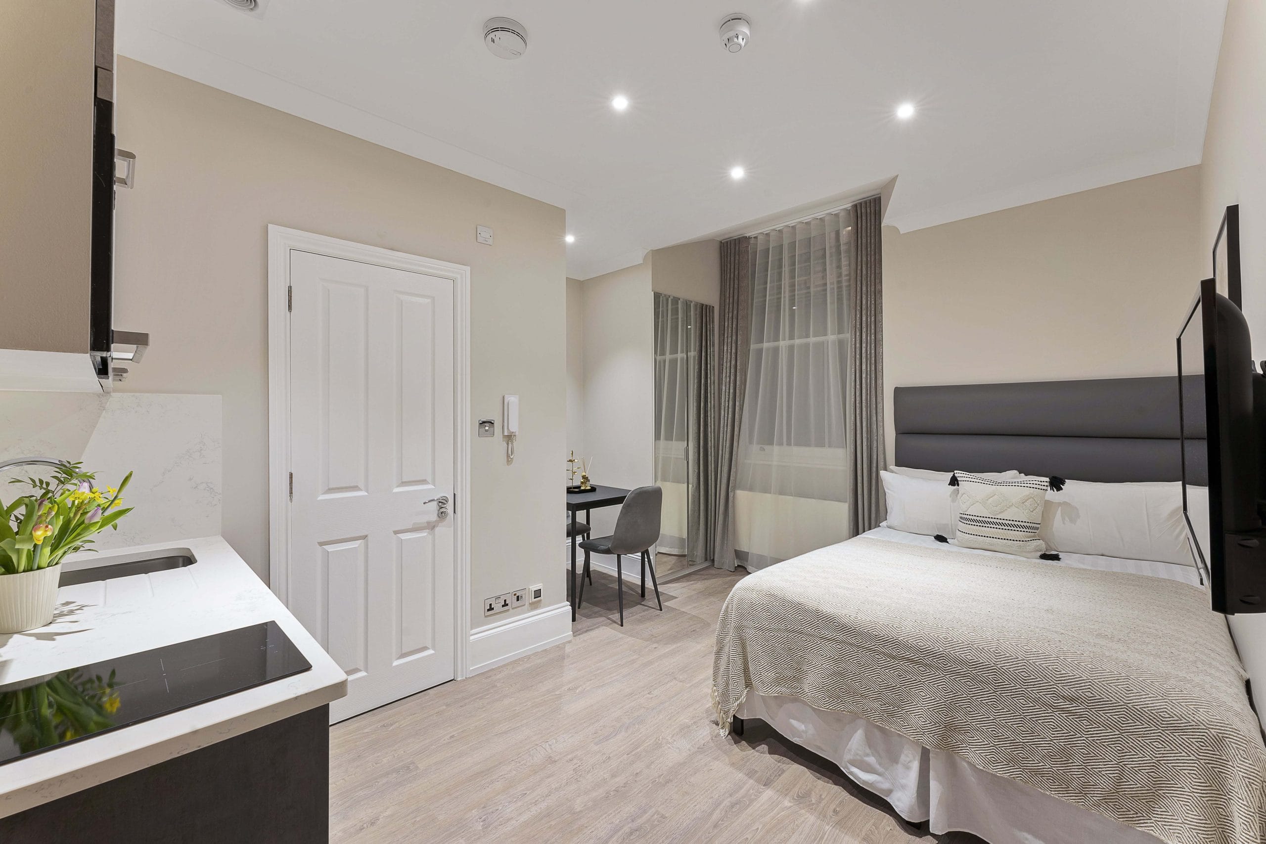 Kensington Lower Ground Standard Studio