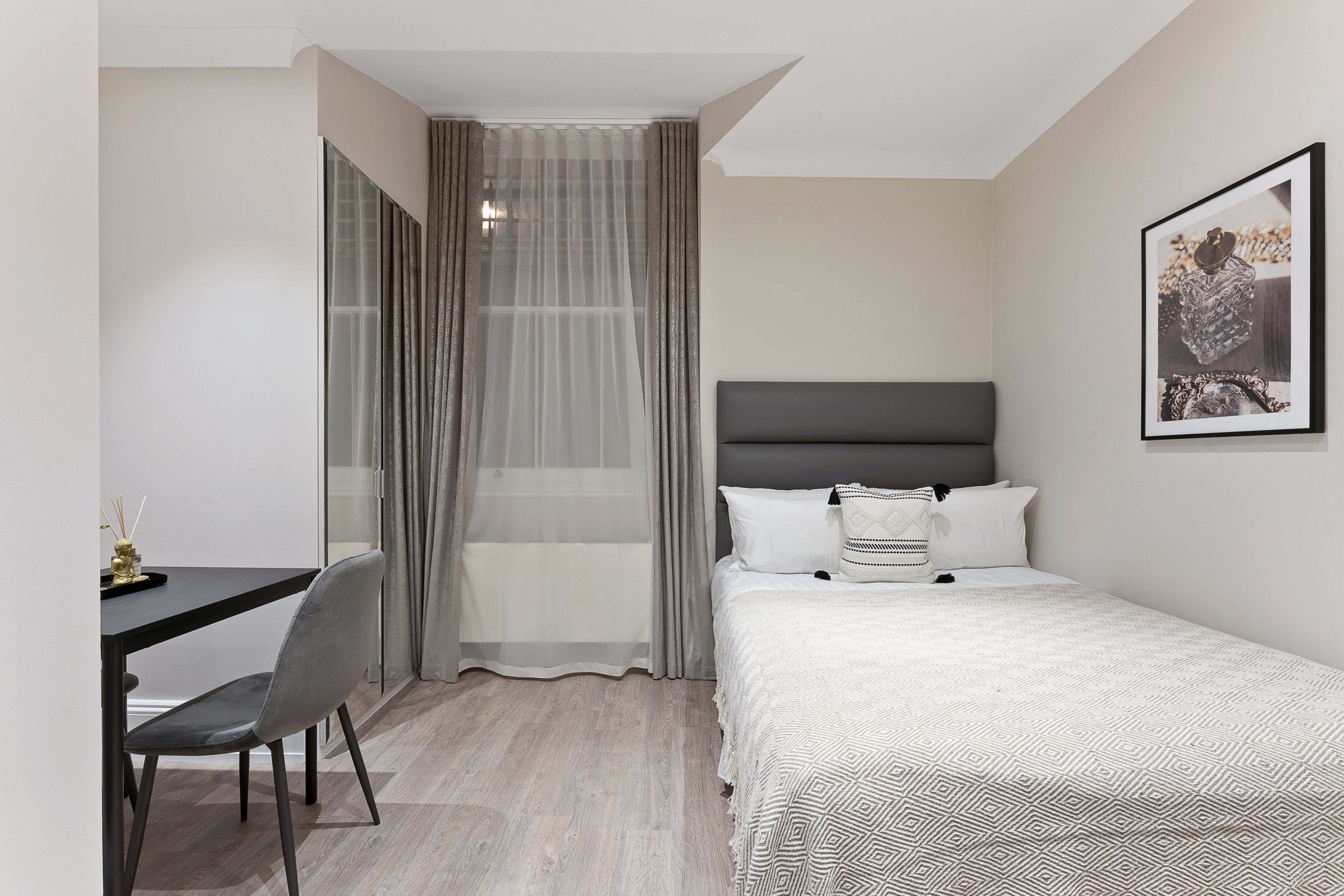 Kensington Lower Ground Standard Studio