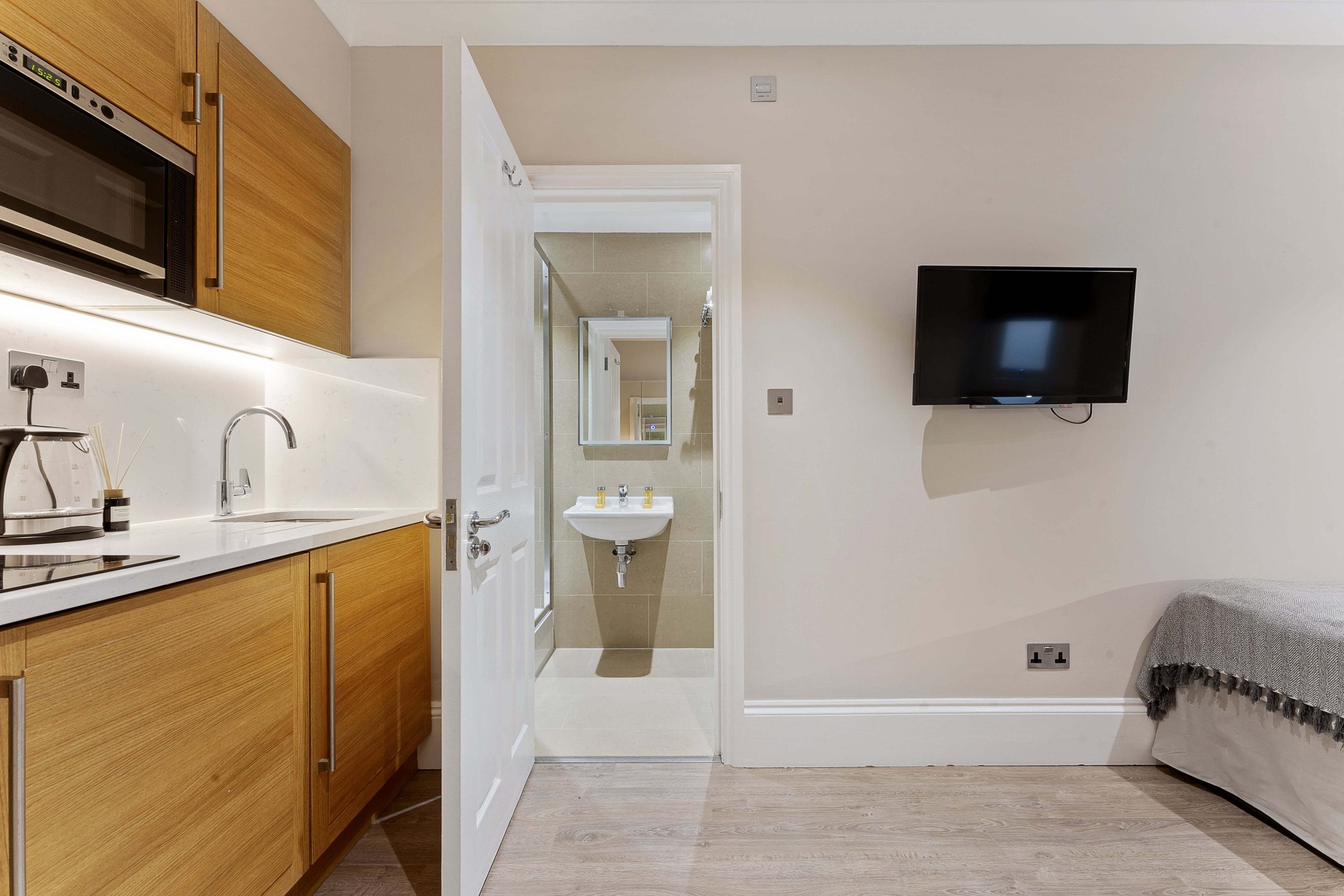 Kensington Lower Ground Standard Studio