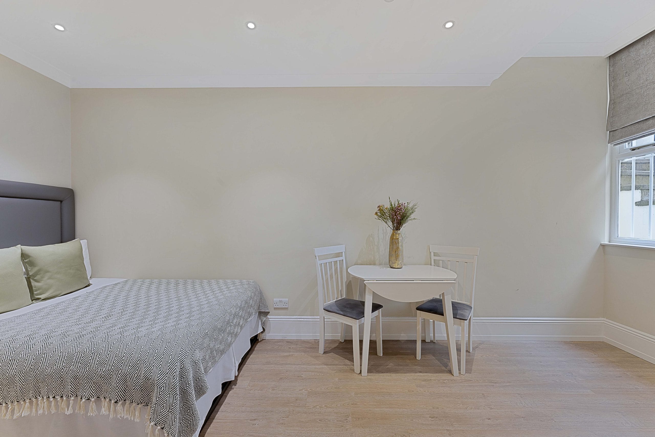 Kensington Lower Ground Deluxe Studio