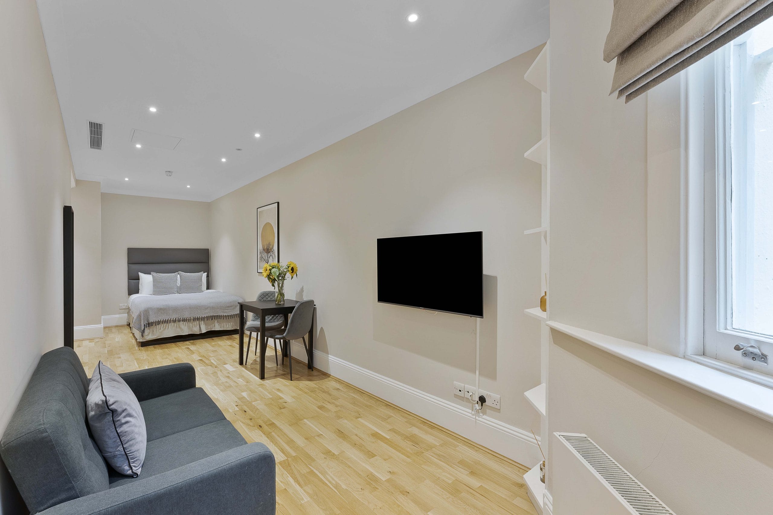 Kensington Lower Ground Deluxe Studio