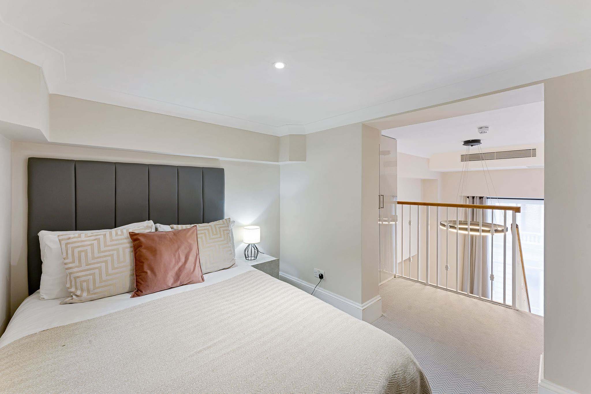 Kensington Mezzanine Studio