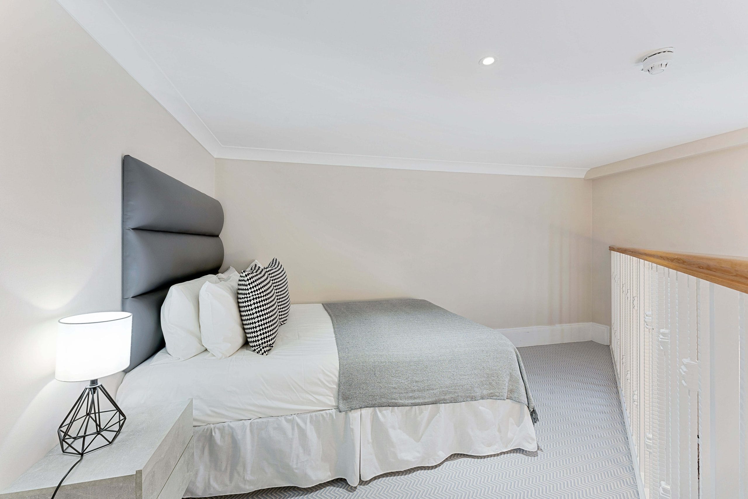 Kensington Mezzanine Studio