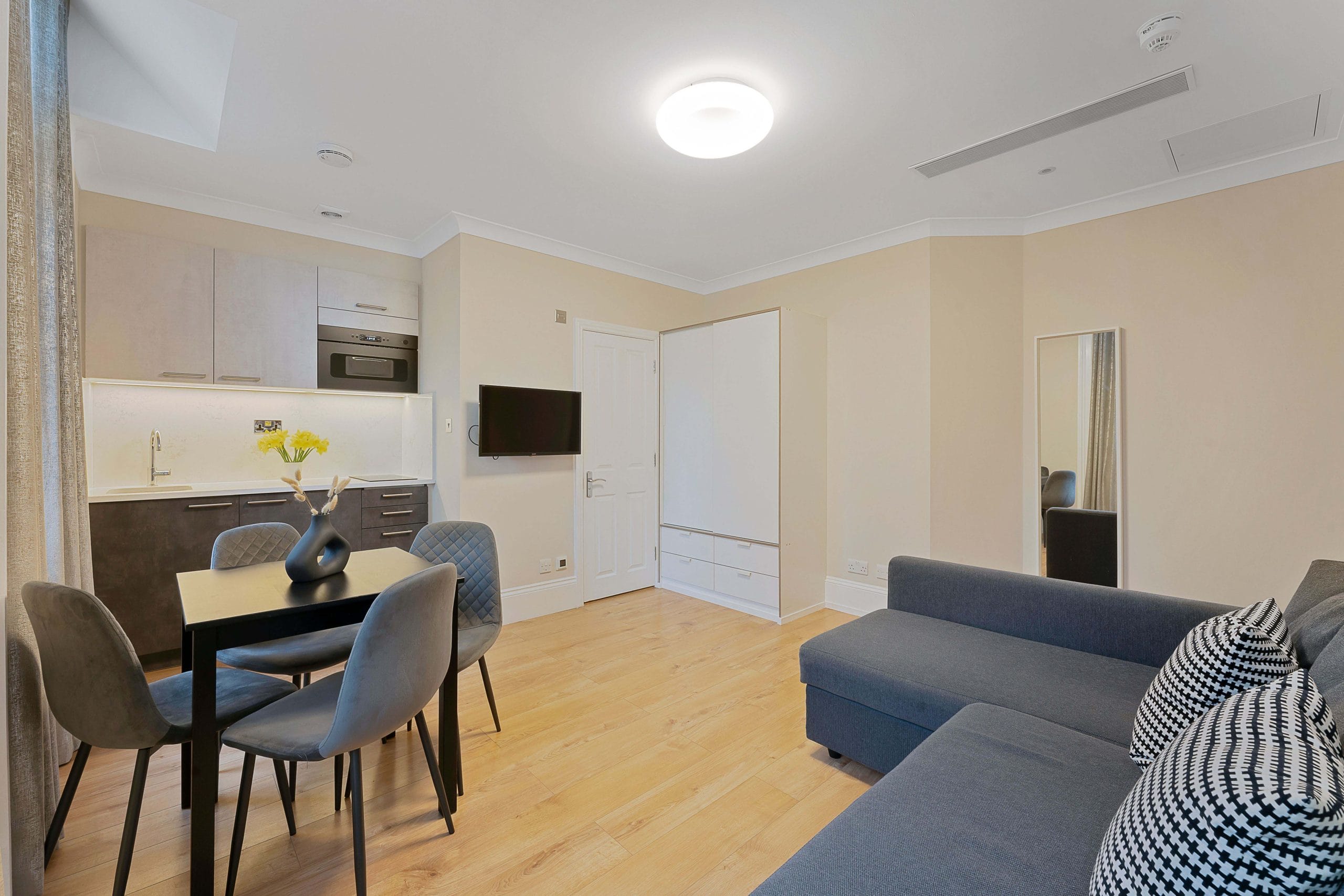 Kensington One Bedroom for 4